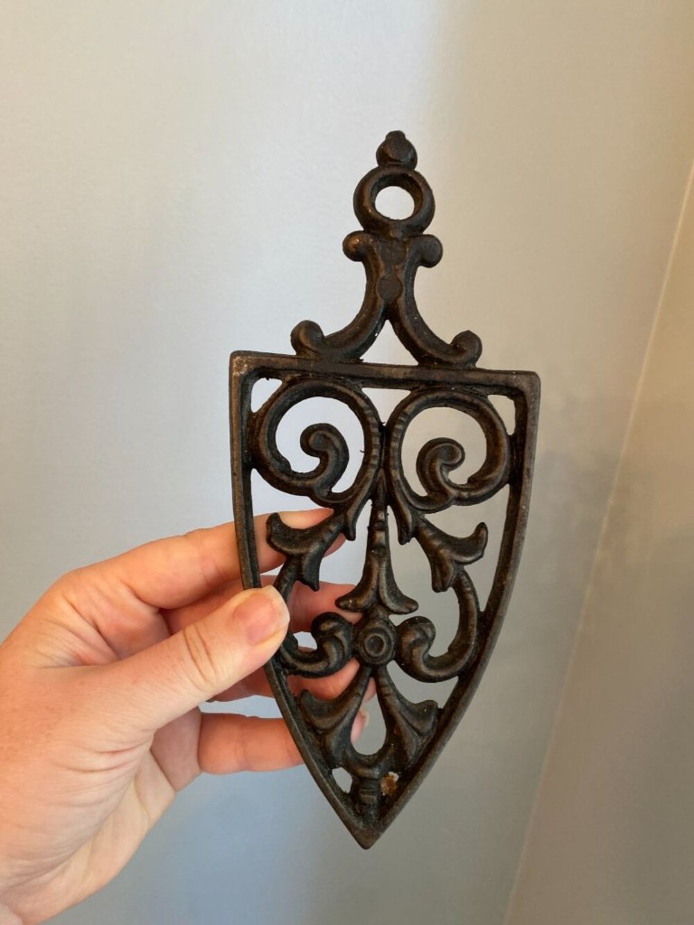 Wiltom Iron Trivet With Ornate Scroll Design Cast Iron 8 Inches